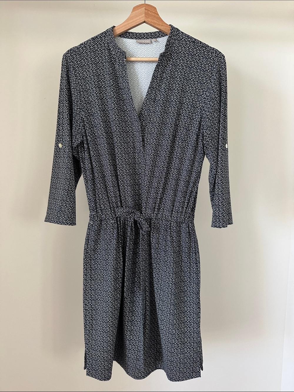 Ellie Kai Black & White Chevron Tie-Waist V-Neck Dress